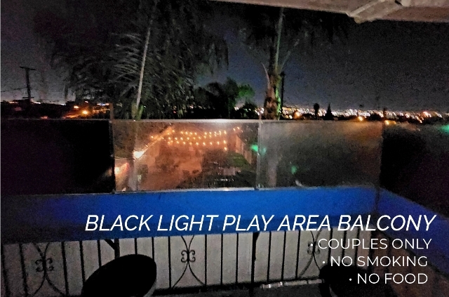Black light play area